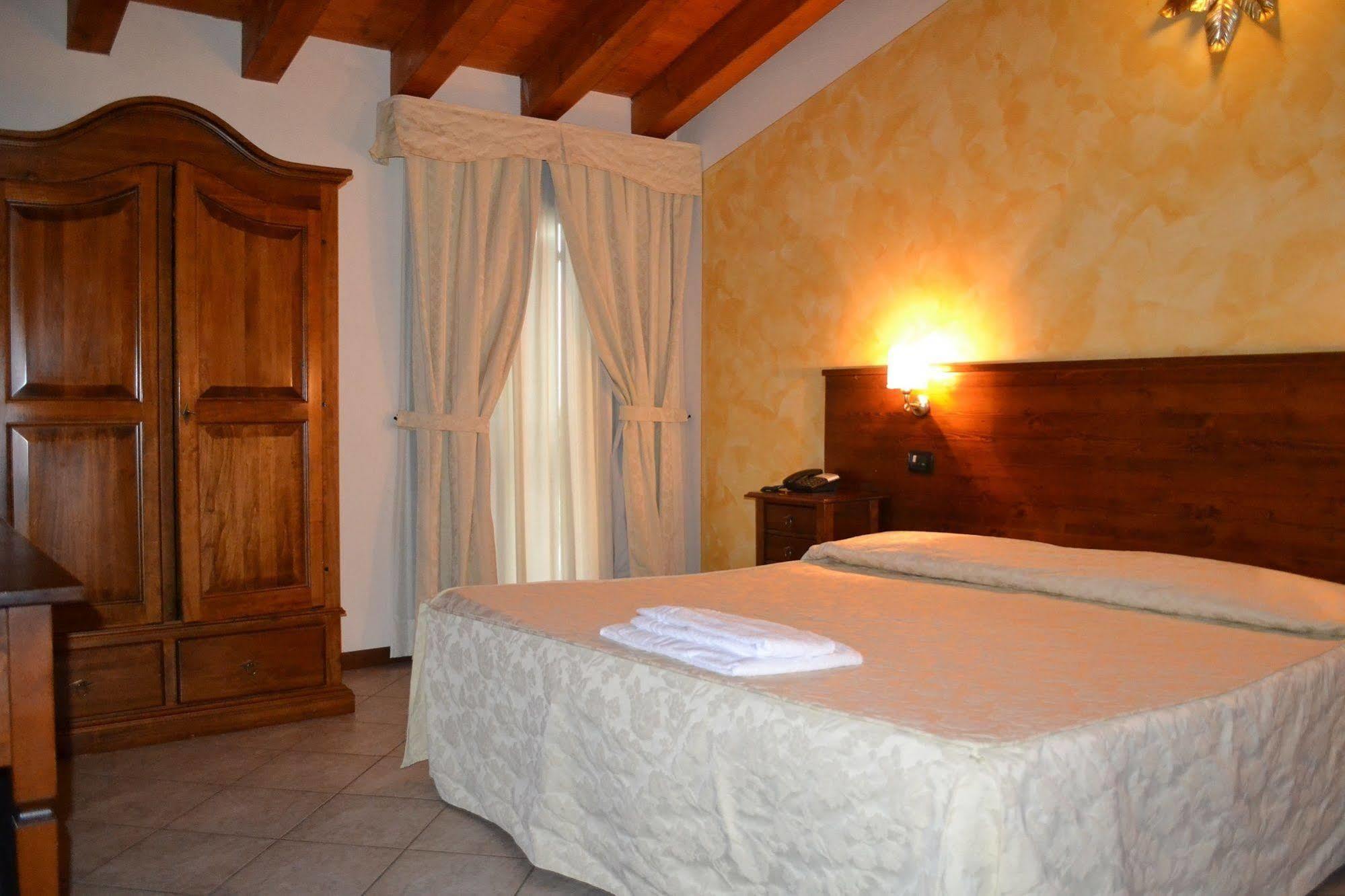 Albergo La Piana Ghedi Eksteriør bilde